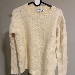 Uniqlo crewneck sweater ~Small